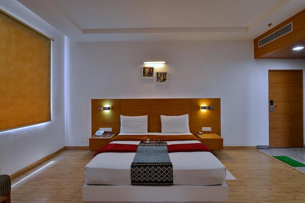 Jassons Sheesh Mahal Hotel Murthal Eksteriør billede